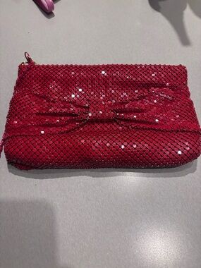 The coolest sequin purse 💋